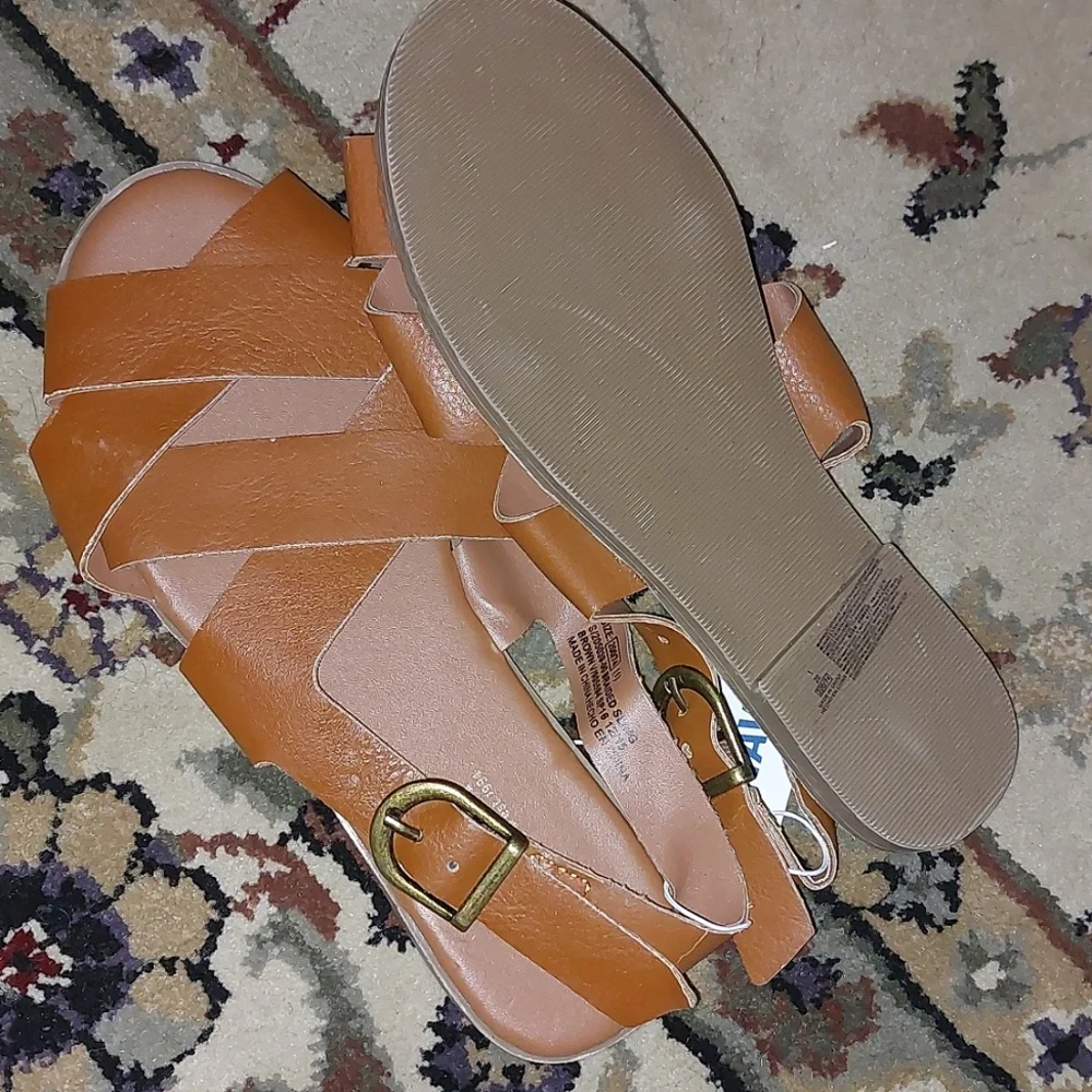 Old Navy Brown Sandals kids,girls - Picture 2 of 2